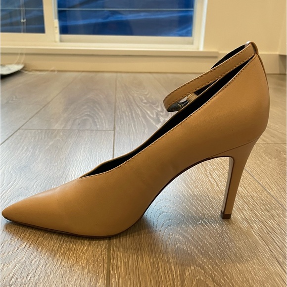 Size 8.5 Nine West heels with ankle strap - Picture 2 of 10